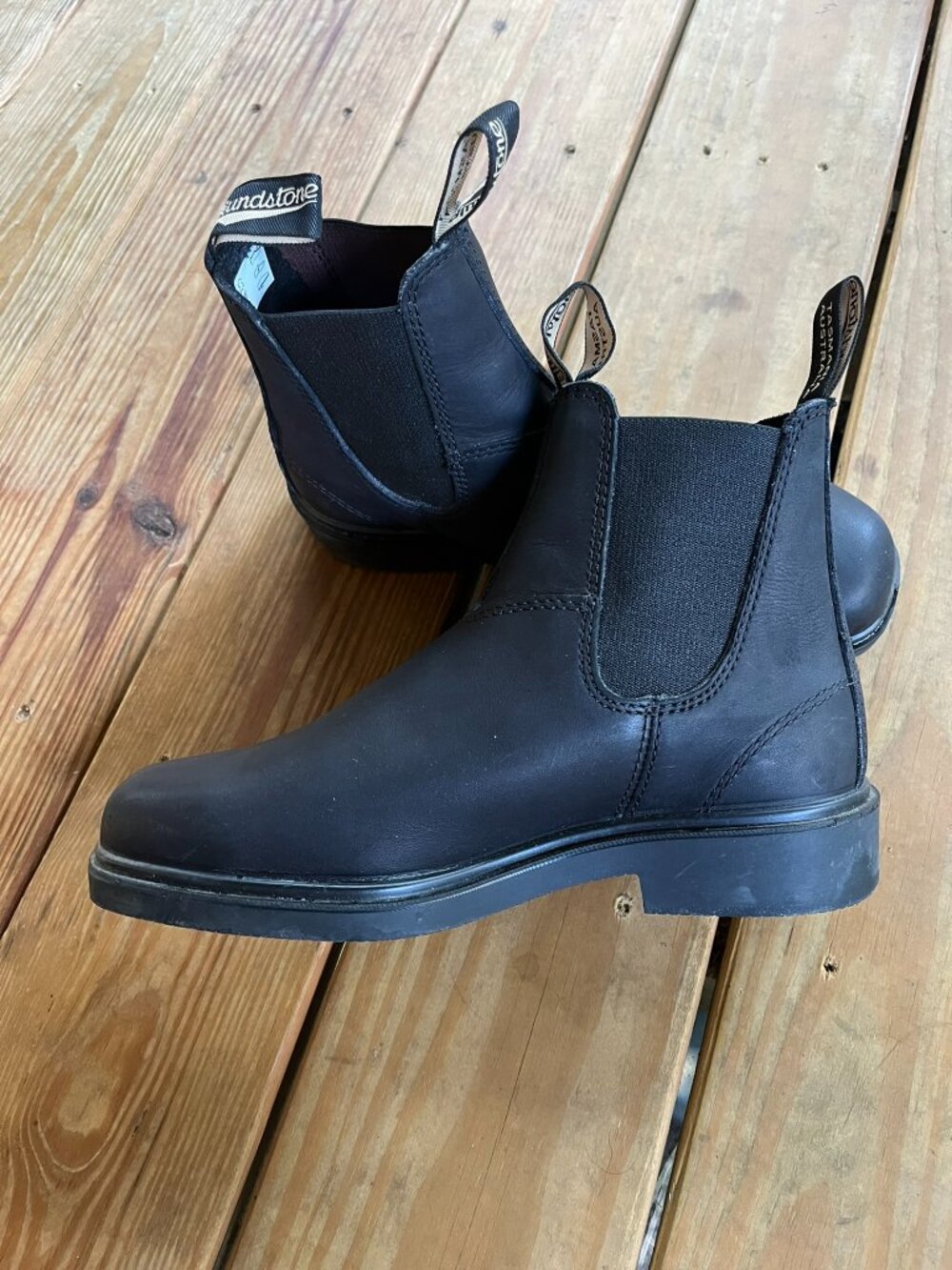 Blundstone Black Chelsea Work Boots with Pull Tabs